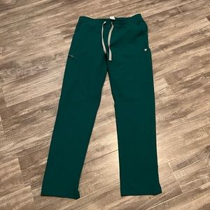 FIGS. Hunter green. Yola scrub pants. Size small